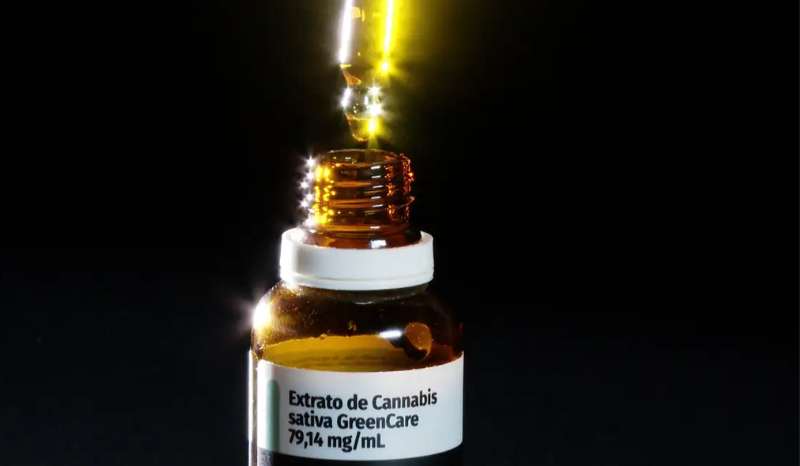 Mulheres entre 45 e 64 anos dominam o uso da cannabis medicinal no Brasil