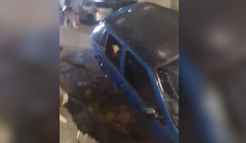 Veículo cai em buraco no bairro Compensa 2, zona oeste de Manaus