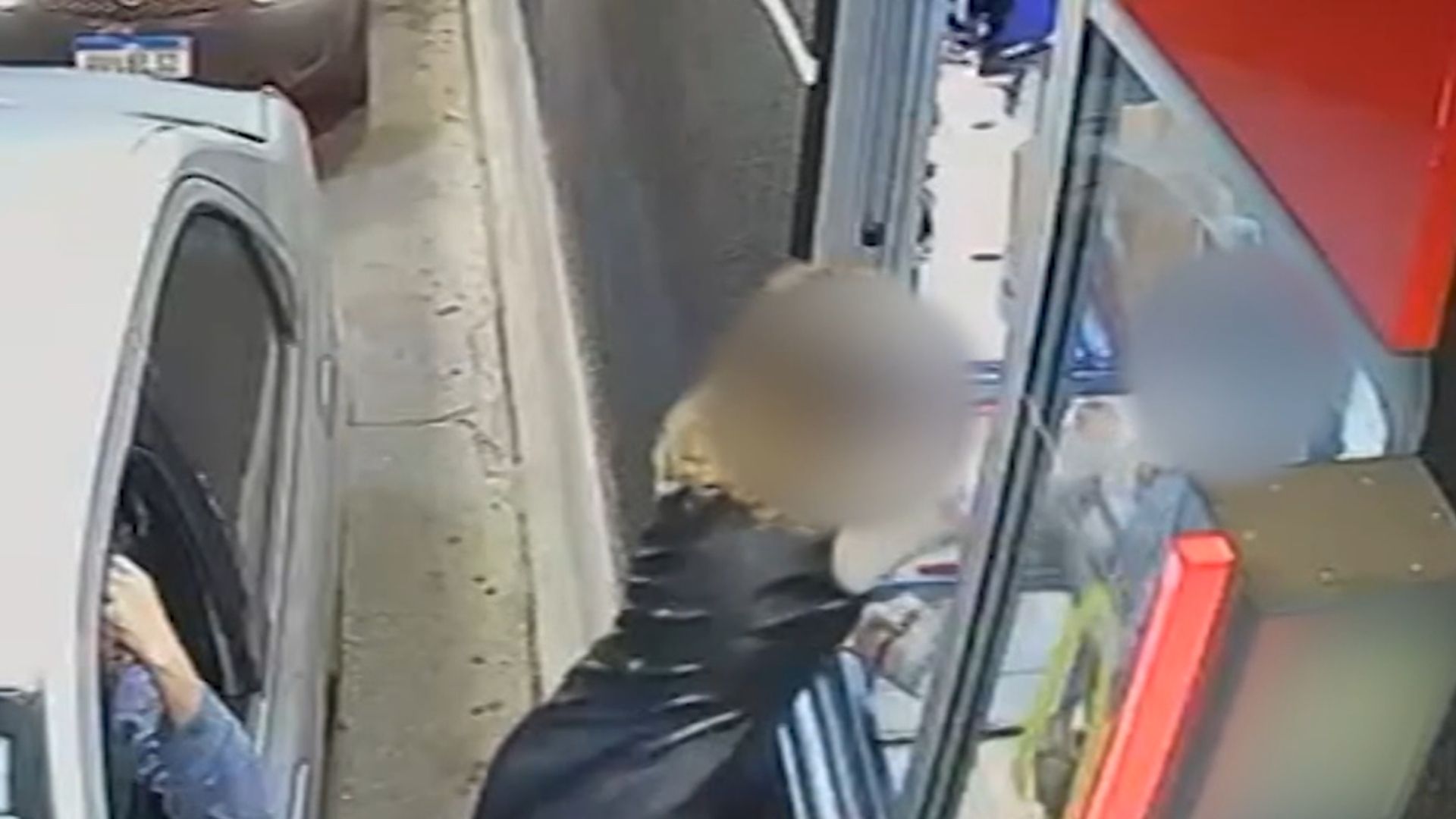 Mulher é presa após agredir atendente de drive-thru no DF