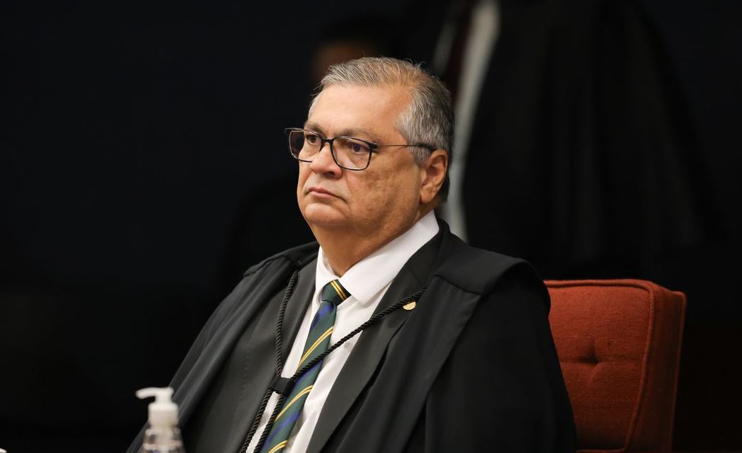 Flávio Dino inicia investigação sobre emendas para produtora de filme de Bolsonaro