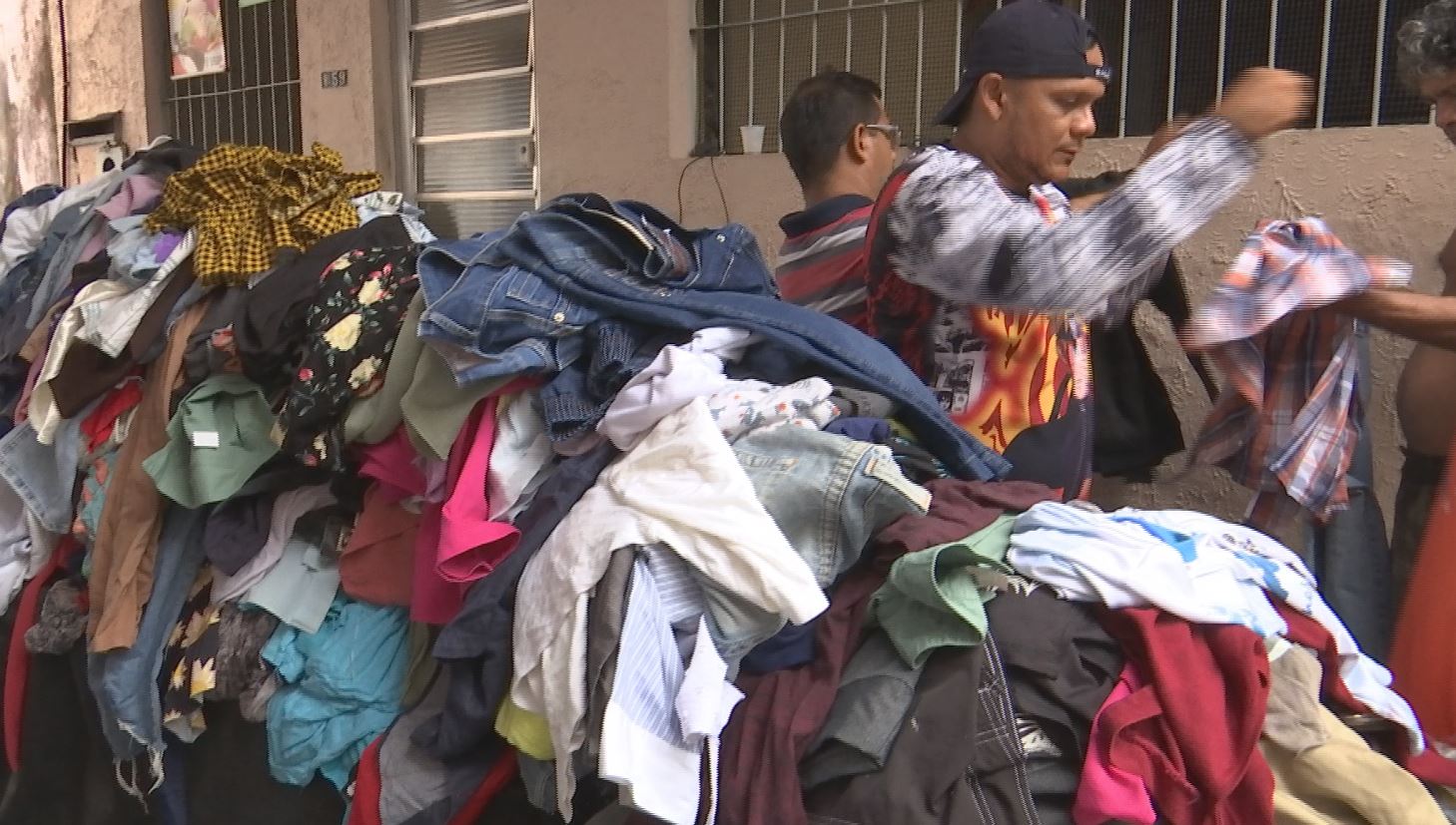 Moradores do São Jorge buscam apoio após incêndio devastador