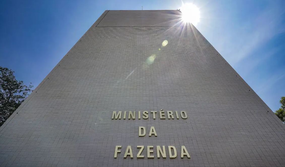 Governo impõe bloqueio de R$ 22,1 bilhões no Orçamento de 2026