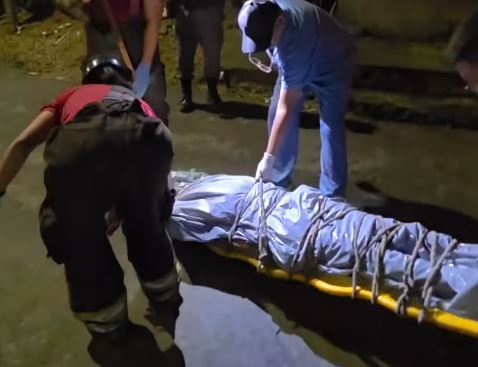 Mulher é morta a facadas e suspeito é espancado até a morte em Manaus