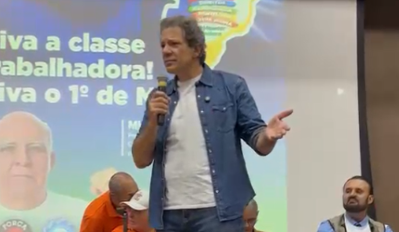 Haddad critica pesquisas eleitorais como 'lavagem cerebral coletiva'