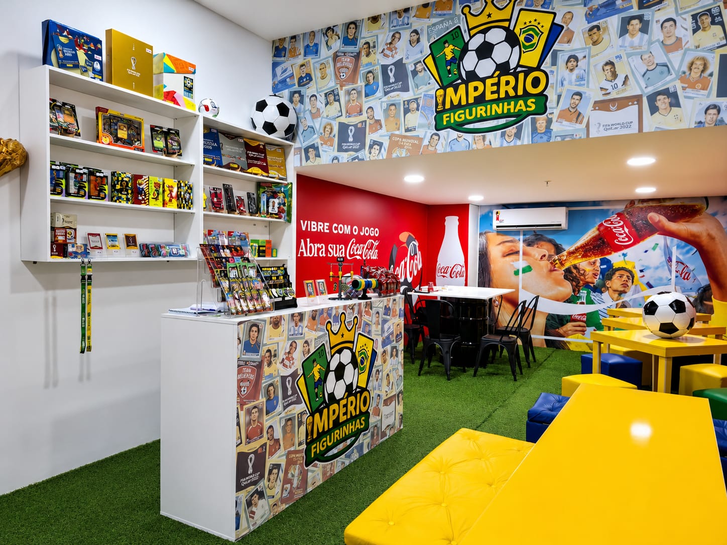 Espaço dedicado à troca de figurinhas da Copa 2026 é inaugurado em Manaus