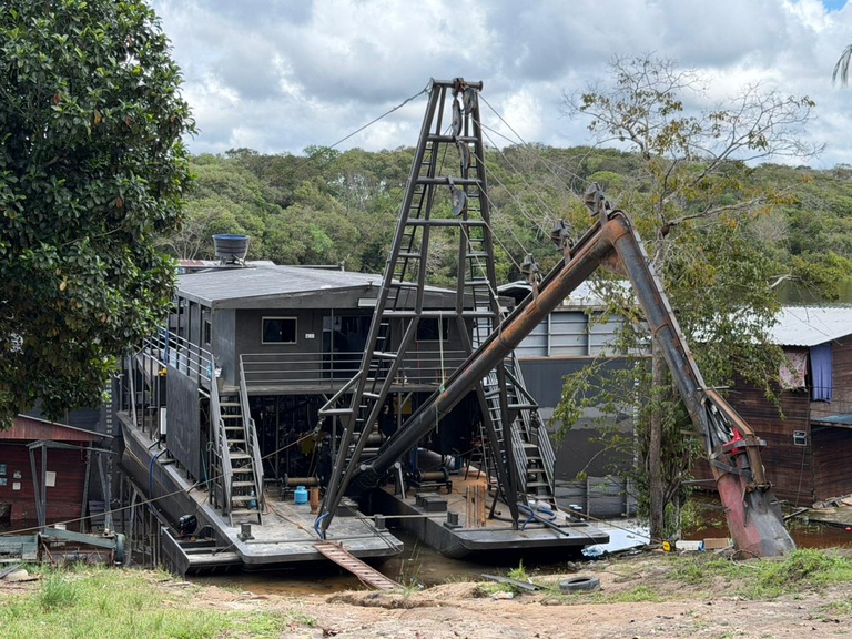 Operação Yacumama combate garimpo ilegal no Rio Negro em Manaus