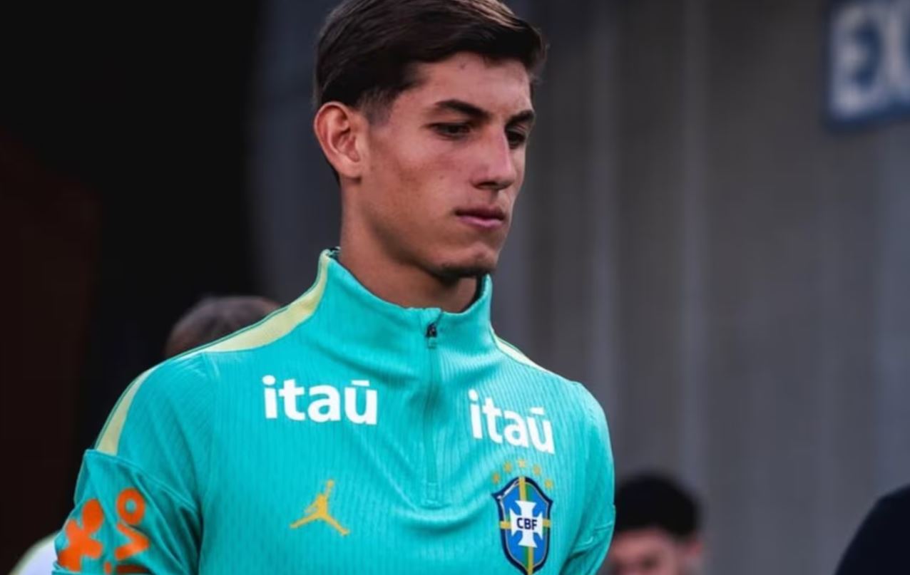 Léo Nannetti, goleiro do Flamengo, se junta à Seleção Brasileira para treinos