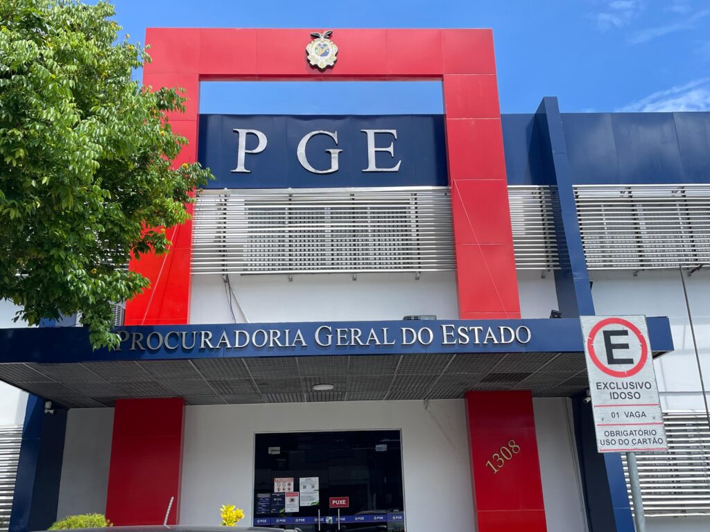 Alerta de golpe: criminosos usam nome da PGE-AM para enganar aposentados
