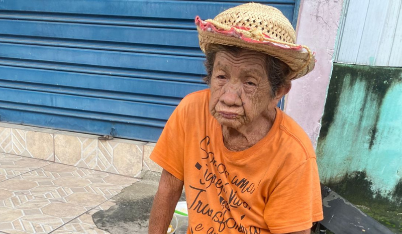 Idosa desorientada é encontrada no Coroado; moradores buscam família