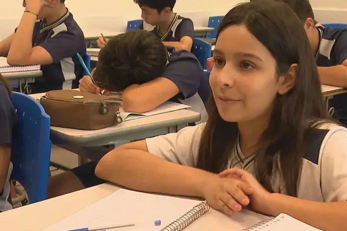 Jovem de 11 anos cria método revolucionário para calcular raízes quadradas