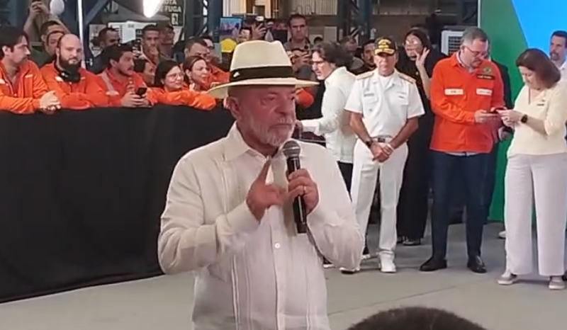 Lula critica privatização da Eletrobras durante visita ao Amazonas