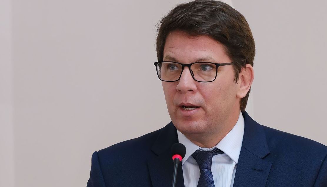 Deputado Mário Frias viajou ao exterior sem autorização da Câmara