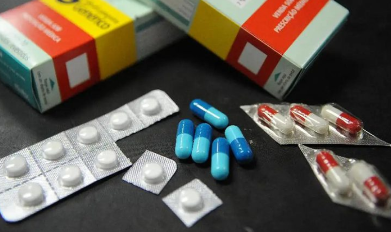 Perigos da automedicação: especialistas alertam para riscos à saúde