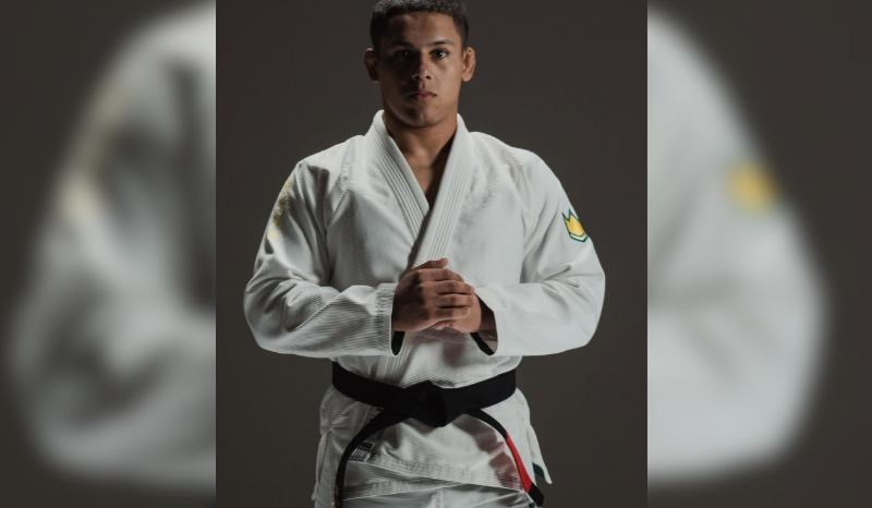 Mica Galvão se pronuncia sobre o pai e apoio às vítimas de denúncias