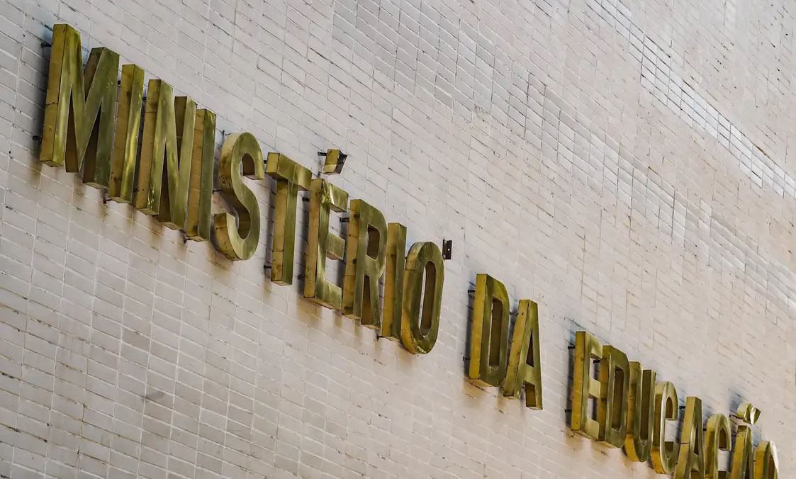 MEC envia especialistas ao Acre após ataque em escola que deixou mortos