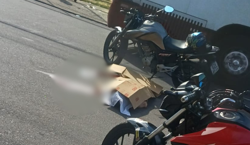 Idosa é atropelada por moto ao atravessar faixa em Manaus