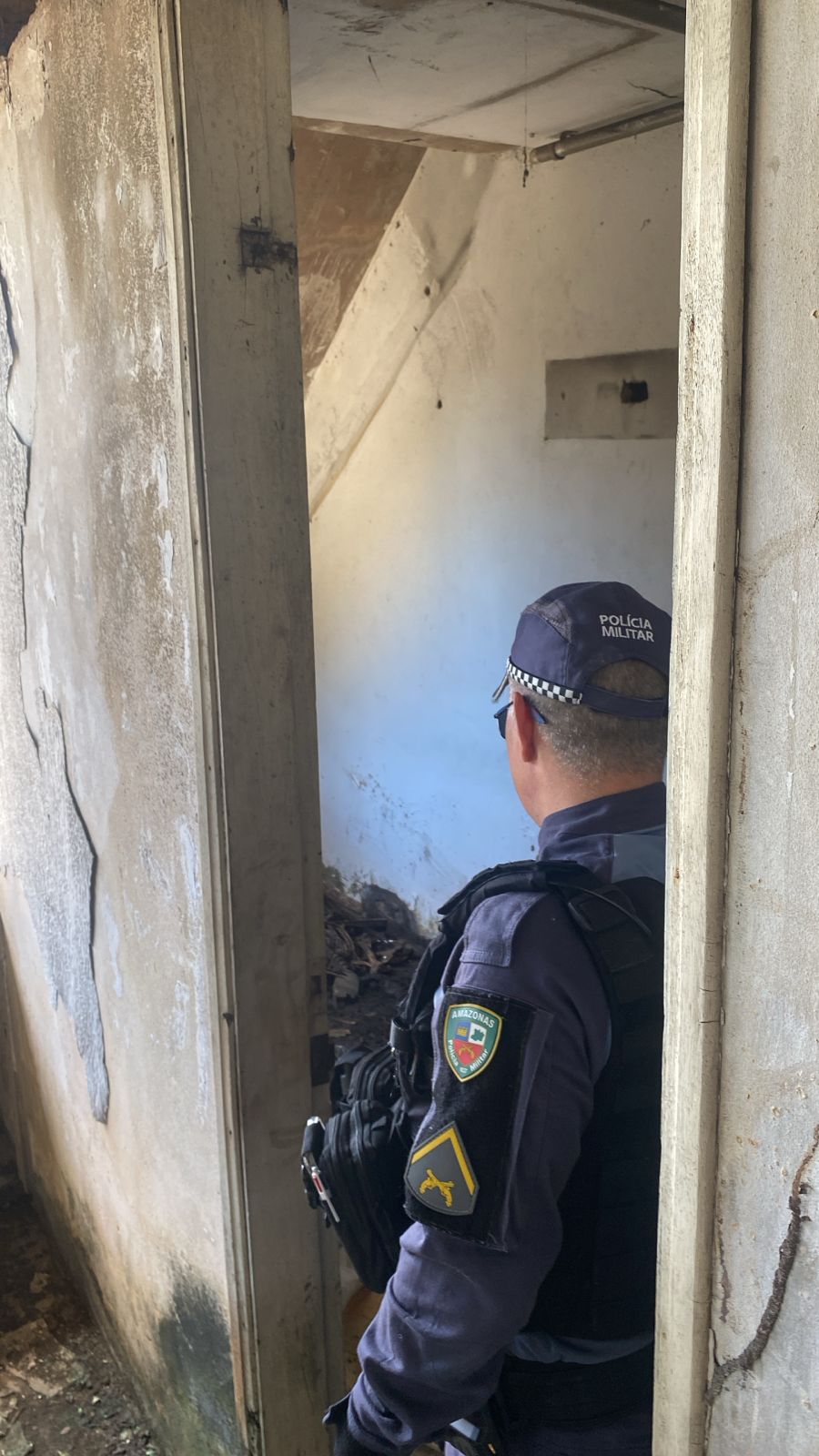 Ossada humana é descoberta em prédio abandonado dos Correios em Manaus