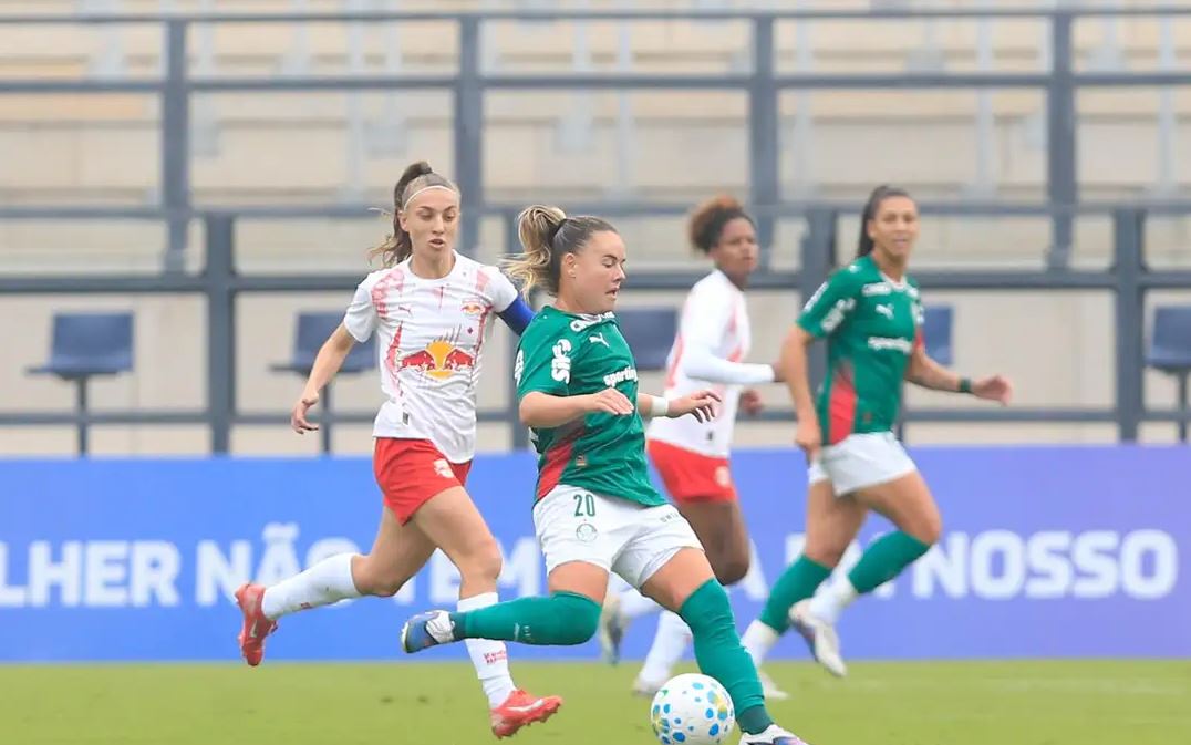Palmeiras conquista vitória sobre Bragantino e lidera Brasileiro Feminino