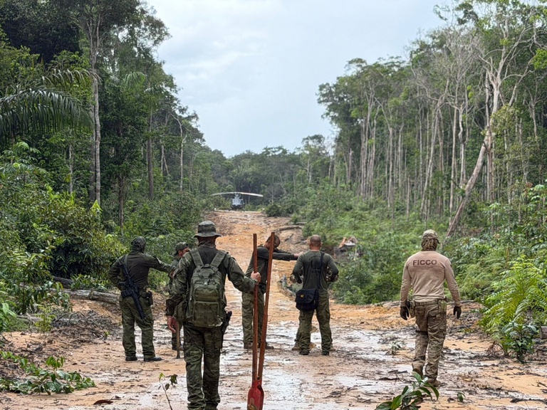 Operação Pouso Negado destrói pistas de pouso do tráfico no Amazonas