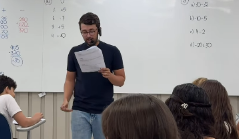 Professor usa memes como 'aura' e 'passinho do Jamal' e viraliza em aula