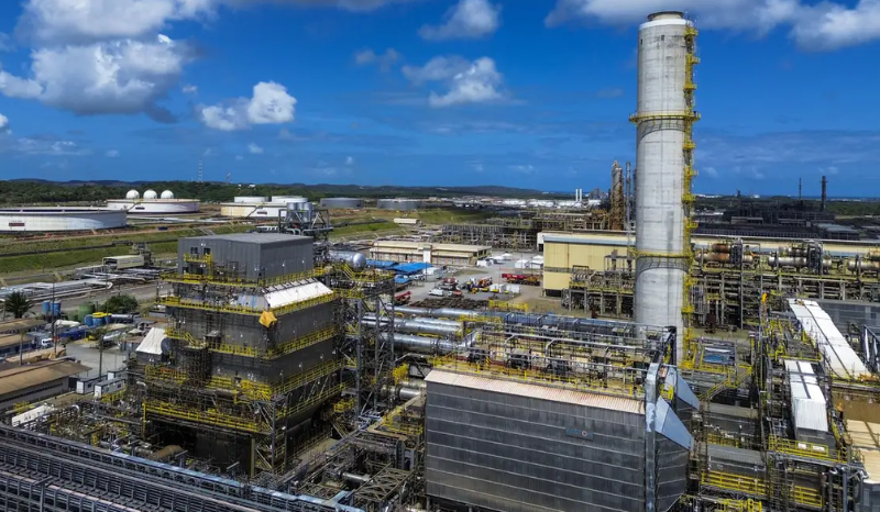 Petrobras opera refinarias acima de 100% de capacidade; entenda