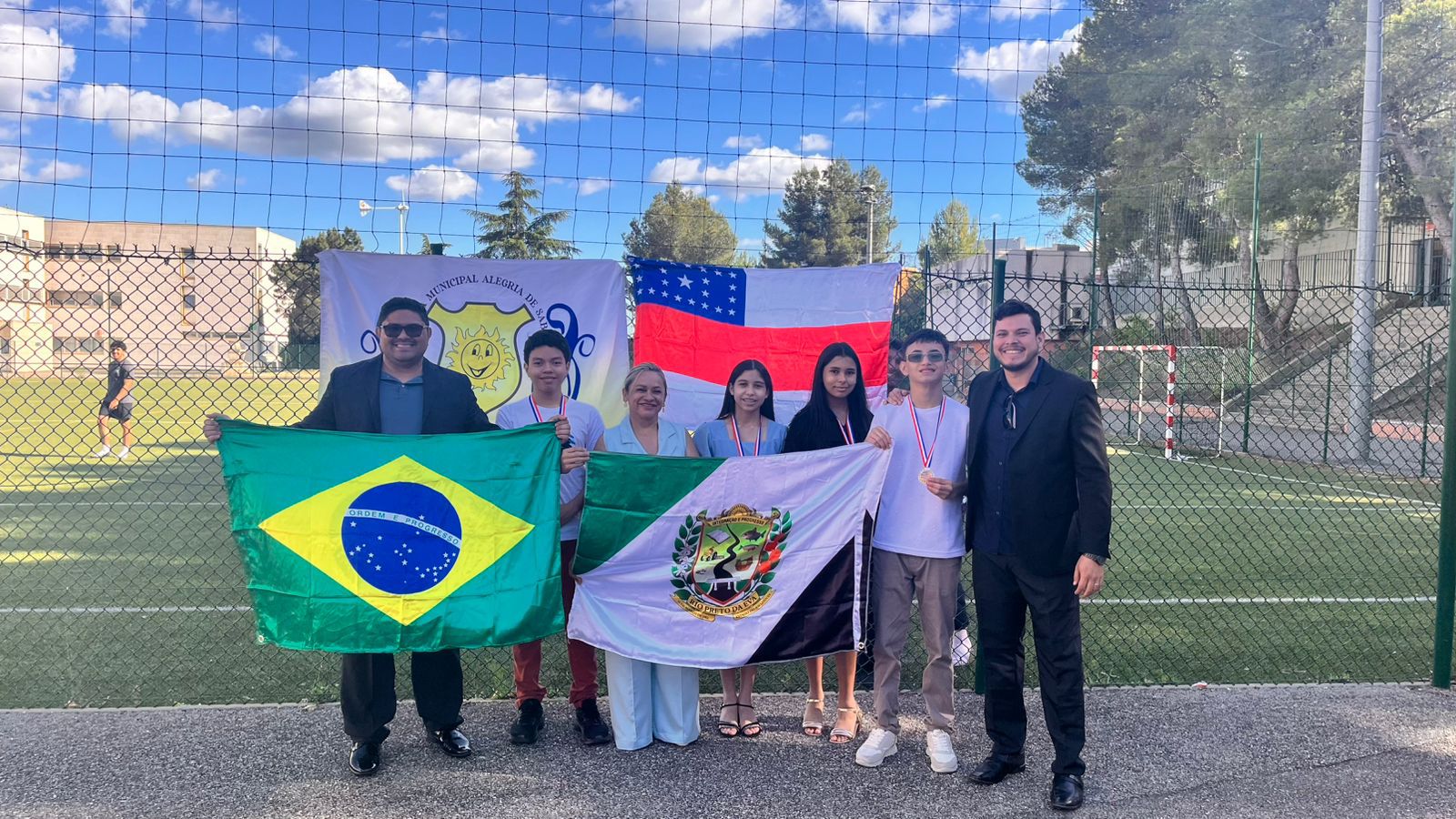 Estudantes de Rio Preto da Eva conquistam Ouro em Olimpíada de Matemática na França