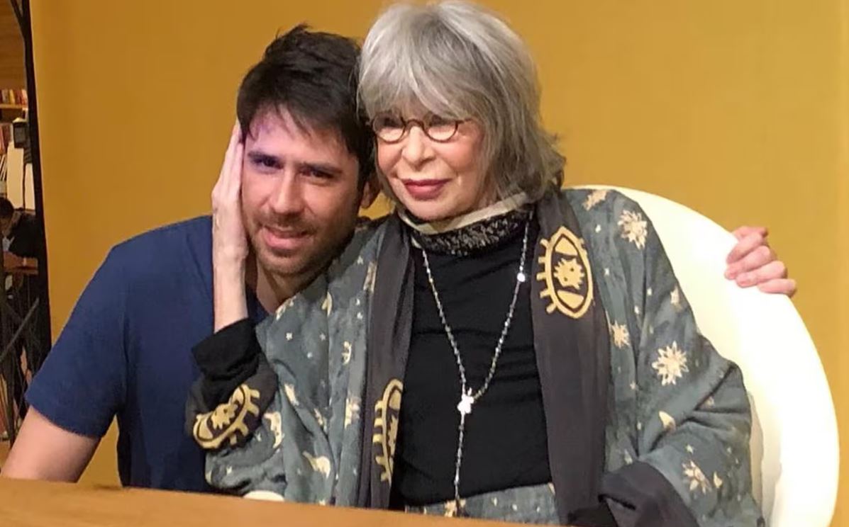 João Lee revela anotações inéditas de Rita Lee em homenagem à mãe