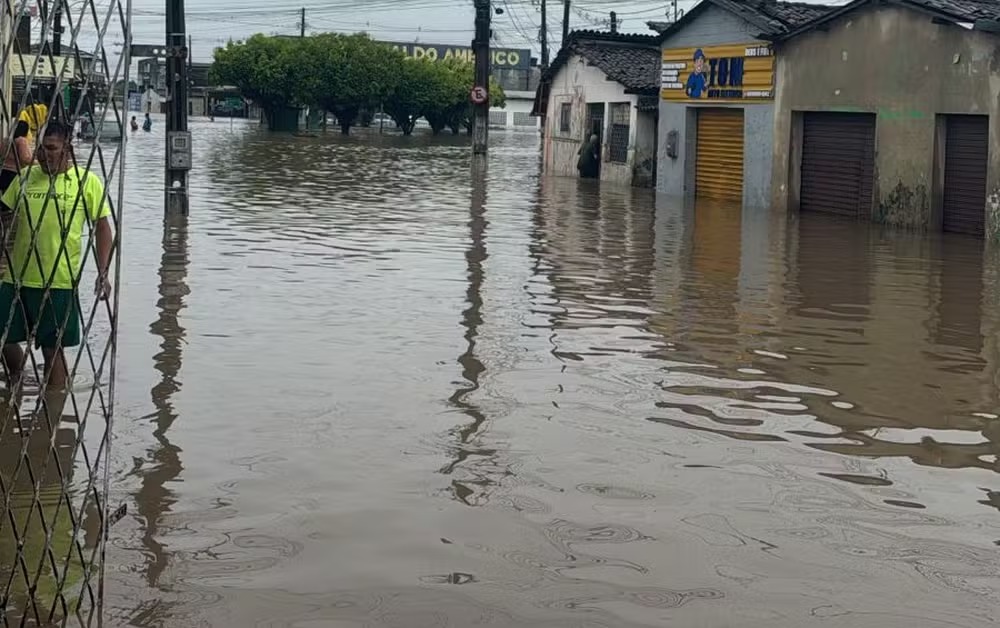 Tempestades no Brasil: 10 mortos e 3 desaparecidos devido a chuvas intensas