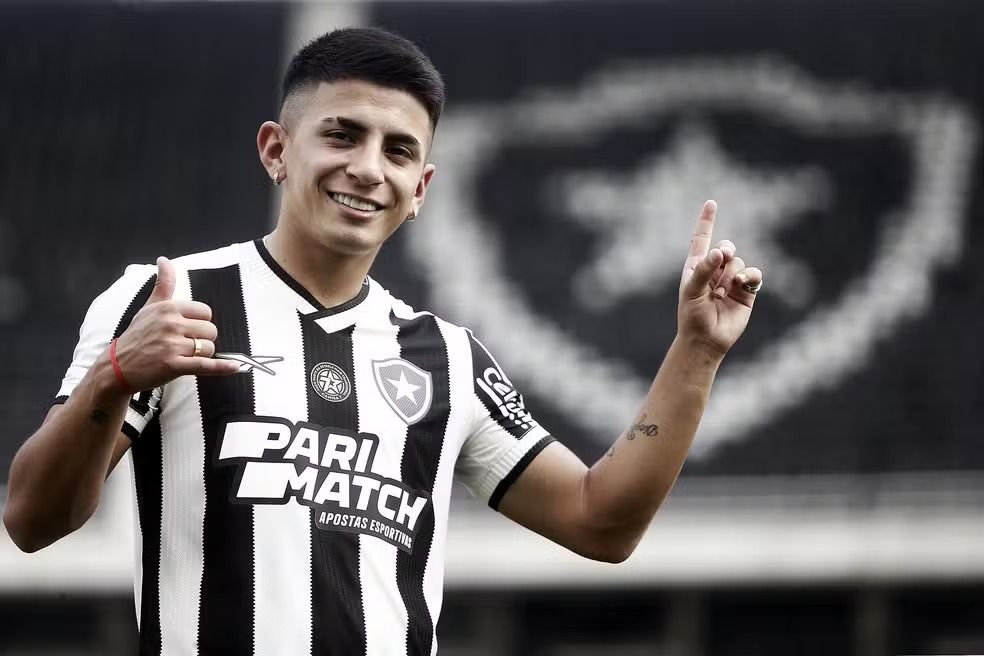 Botafogo pode ser punido com perda de pontos por dívida com Atlanta United