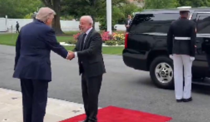 Lula e Trump se encontram na Casa Branca para discutir parceria