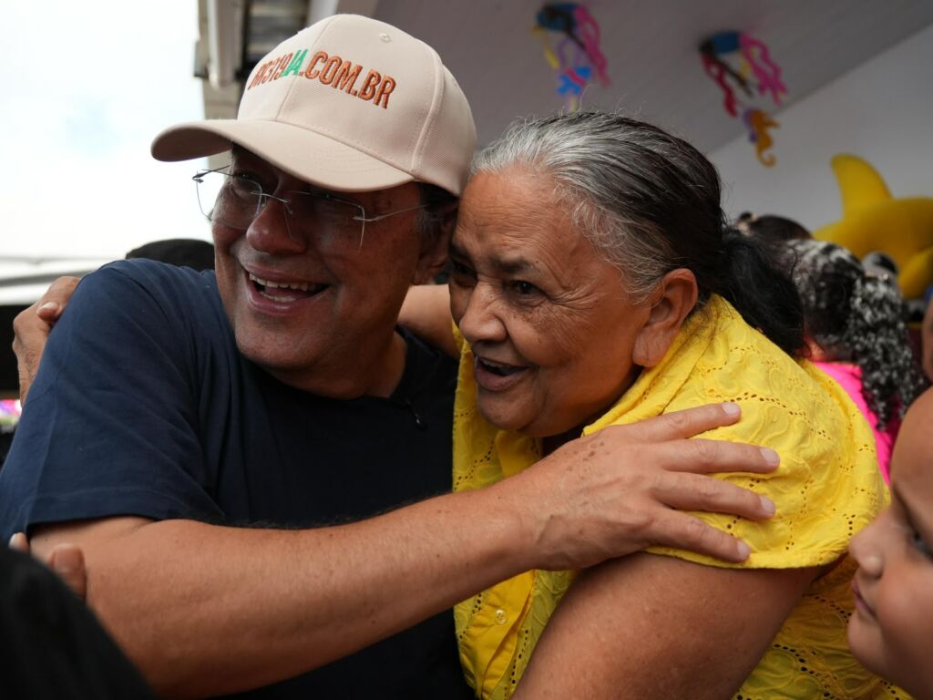 Eduardo Braga entrega importantes obras em Careiro Castanho