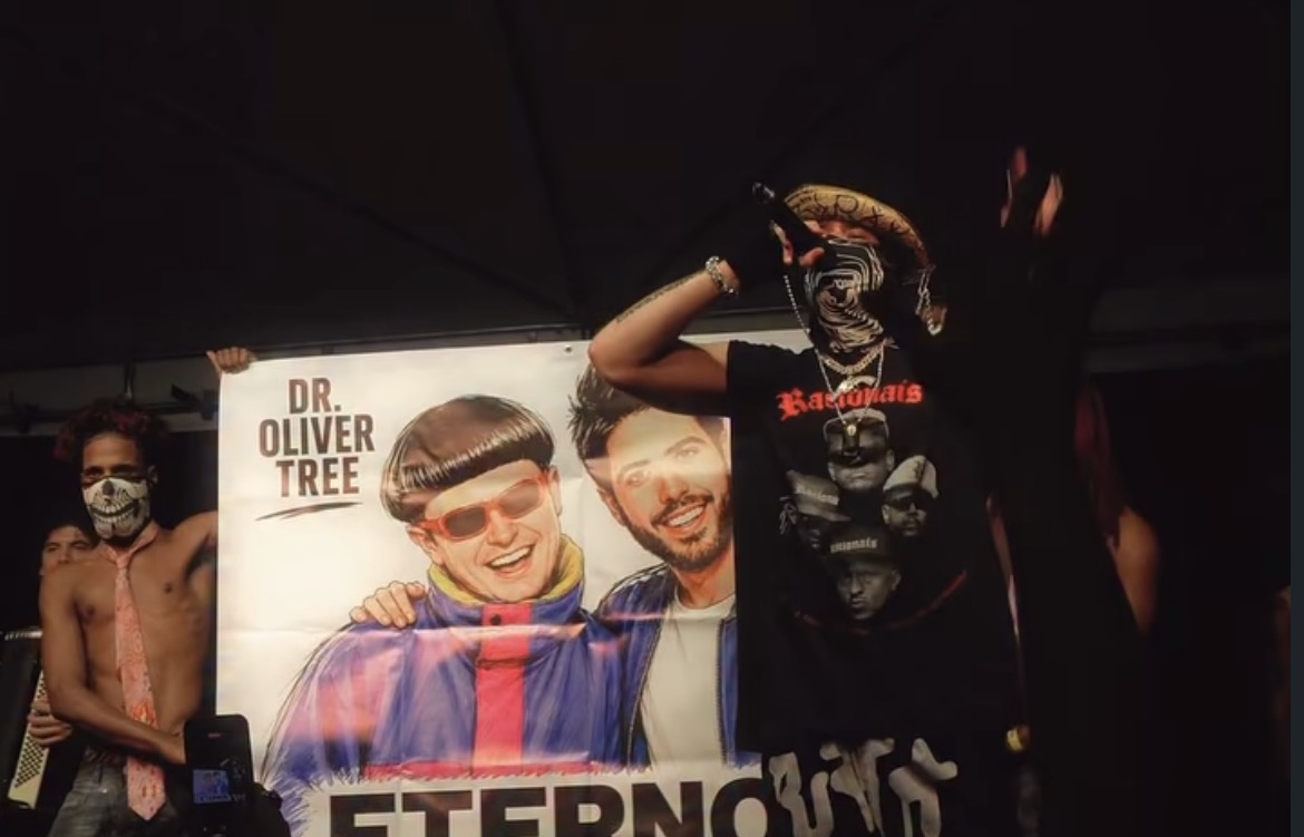 Dupê homenageia Oliver Tree com música finalizada após acidente
