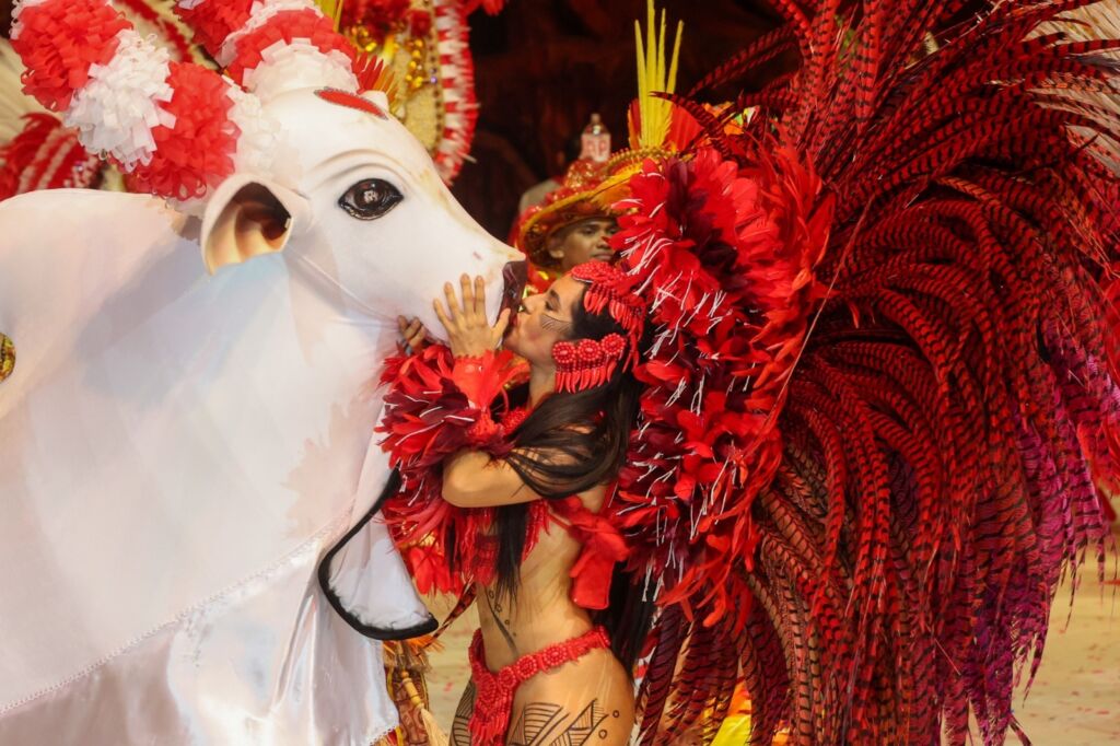 Isabelle Nogueira encerra trajetória no Garantido no Festival de Parintins