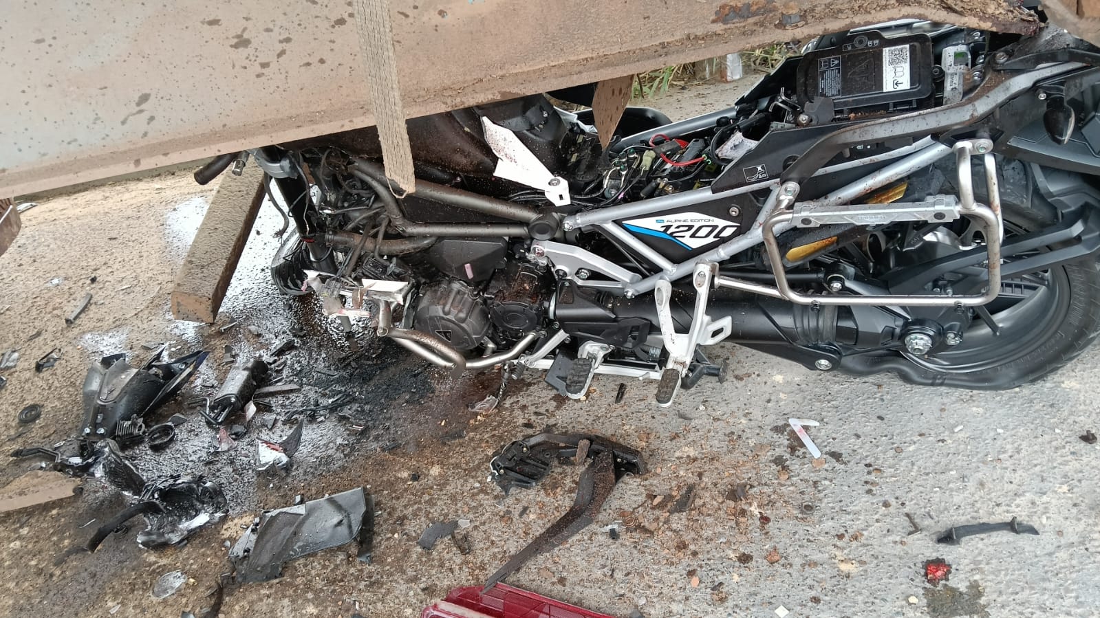 Acidente entre motocicleta e caminhão é registrado na AM-010