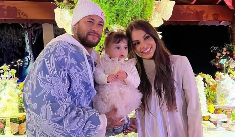 Amanda Kimberlly esclarece ausência da filha com Neymar na Copa