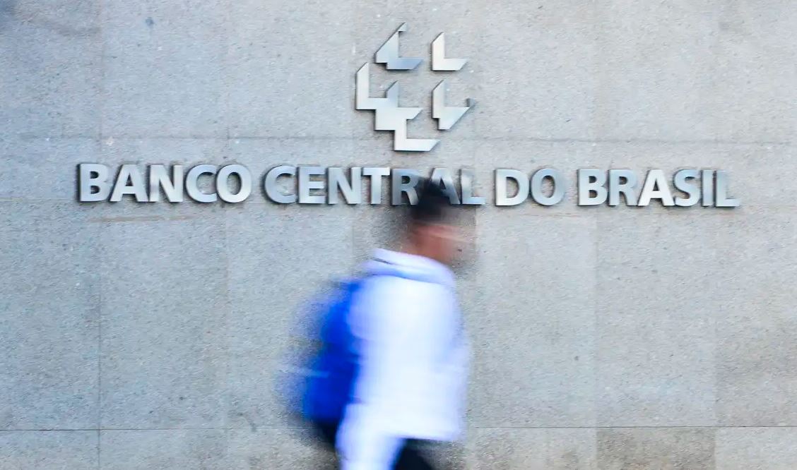 Banco Central eleva projeção de crescimento do PIB para 2% em 2026