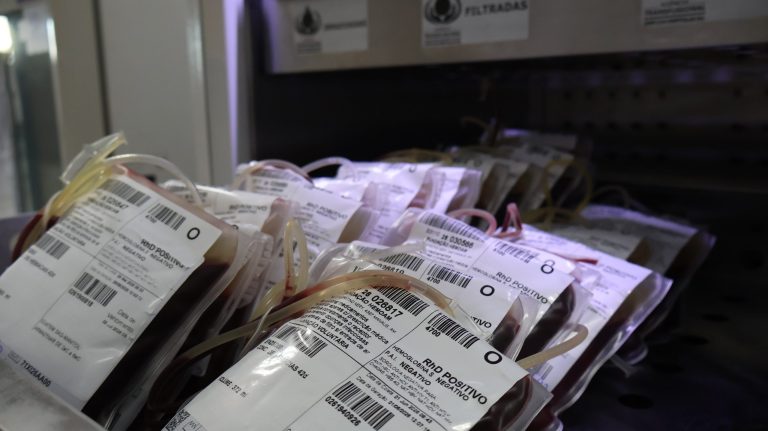 Apelo por doação de sangue para idoso em cirurgia cardíaca em Manaus
