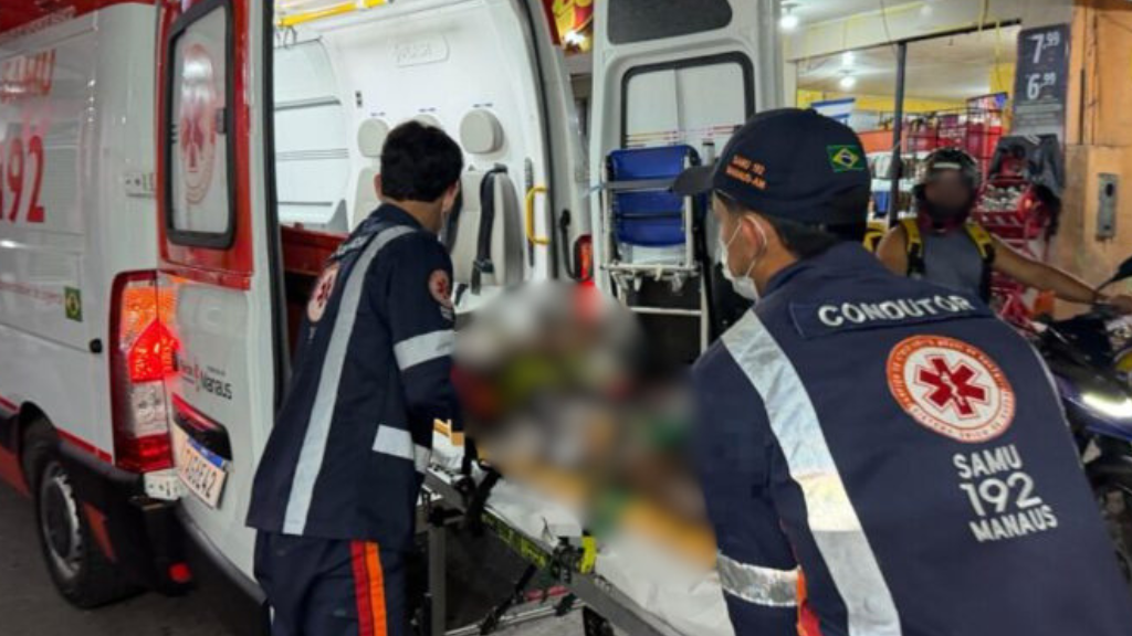 Homem é espancado e socorrido no bairro Coroado, em Manaus