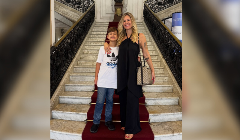 Romeu, filho de ex-bailarina, é aprovado em vestibular aos 11 anos