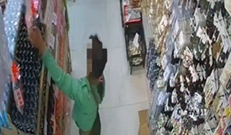 Mulher tenta furtar cosméticos em Manaus e acaba flagrada por segurança