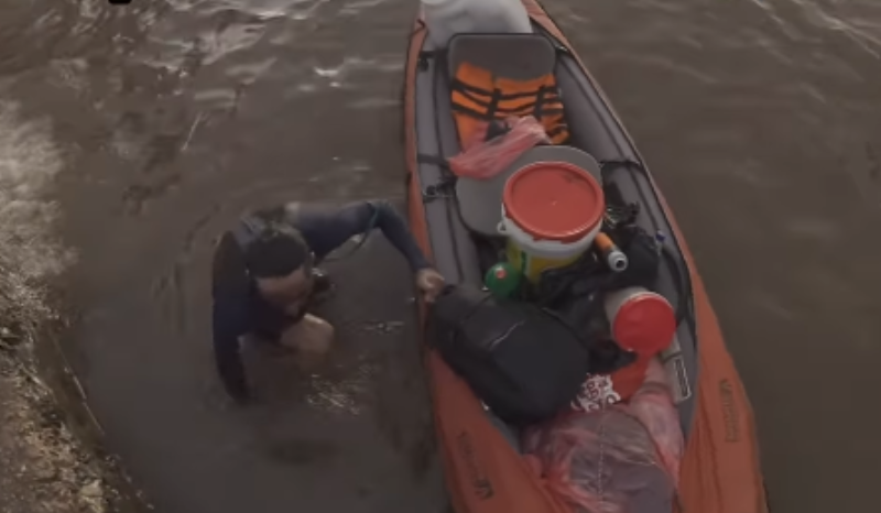 Homem-Peixe Completa 250 Dias de Natação e Chega a Parintins