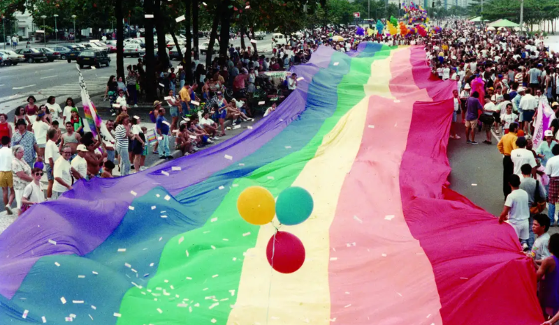 Dia do Orgulho LGBTQIA+: Luta por Direitos e Combate à LGBTfobia