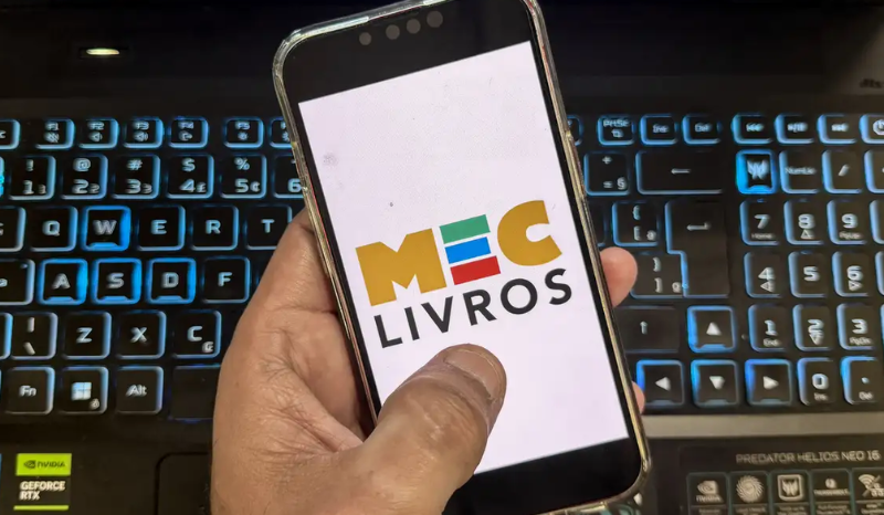 MEC Livros amplia acervo com mais de 7 mil obras em idiomas estrangeiros