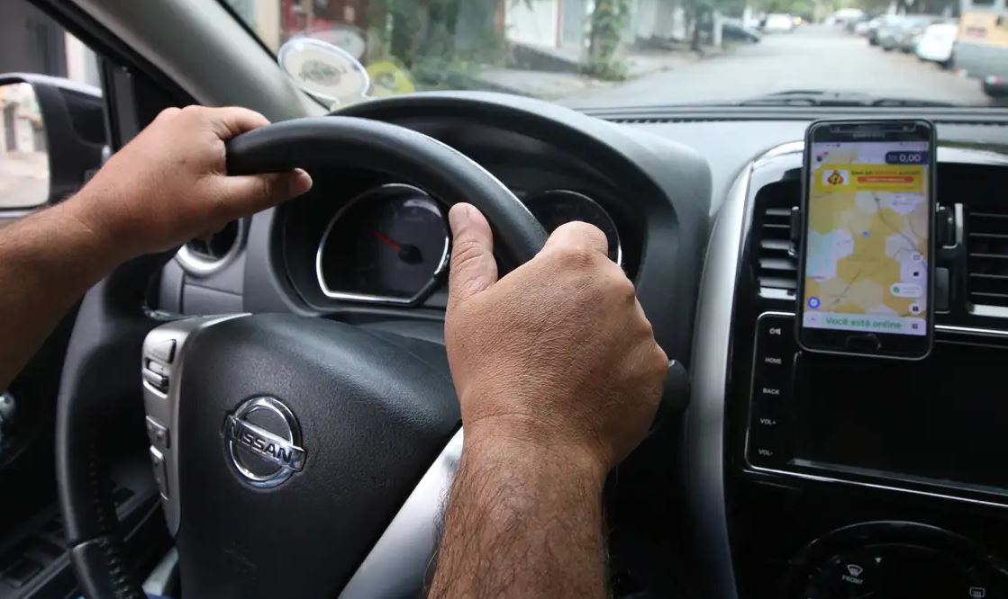 Motoristas de Aplicativos Enfrentam Alto Risco de Endividamento, Aponta TST
