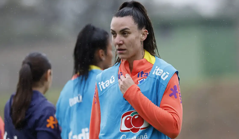 Paloma Maciel sofre lesão no joelho durante treino da Seleção Feminina