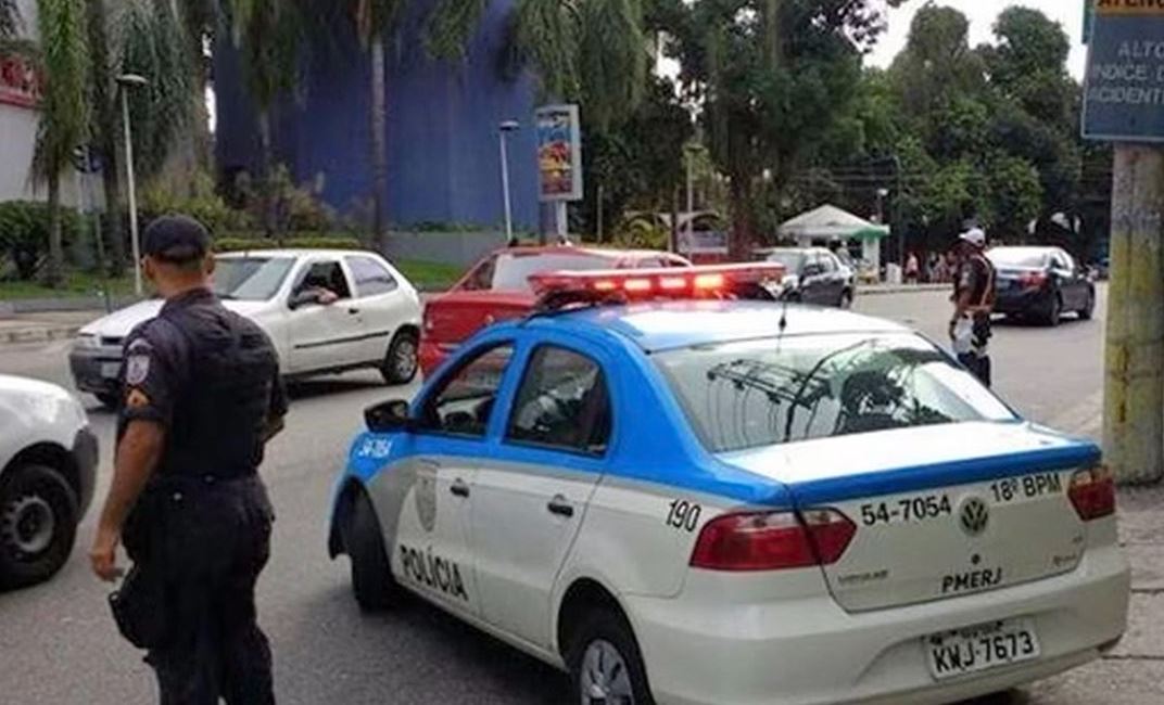 PM do RJ realiza ação contra Comando Vermelho e prende 13; 4 mortos