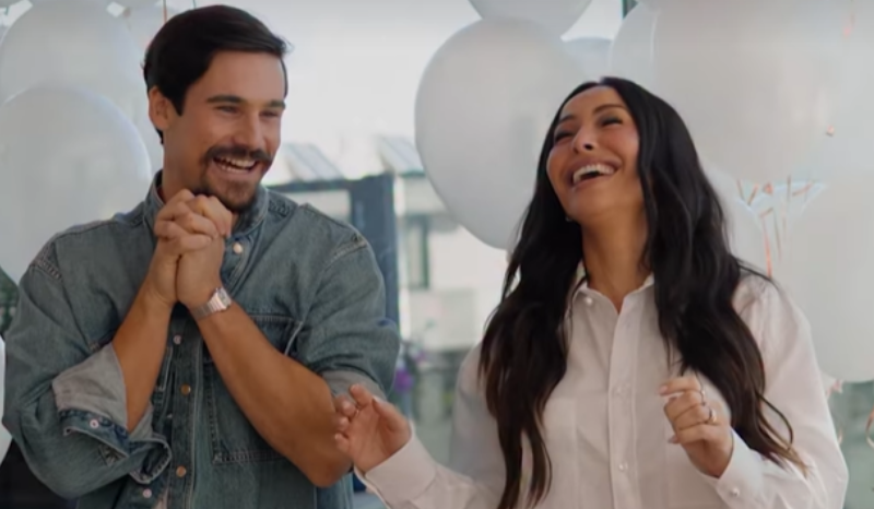 Sabrina Sato e Nicolas Prattes fazem chá revelação em São Paulo