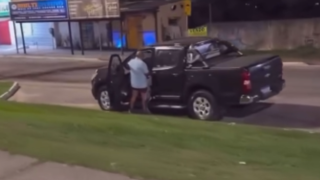 Vídeo de suposto ato libidinoso em carro causa alvoroço nas redes sociais