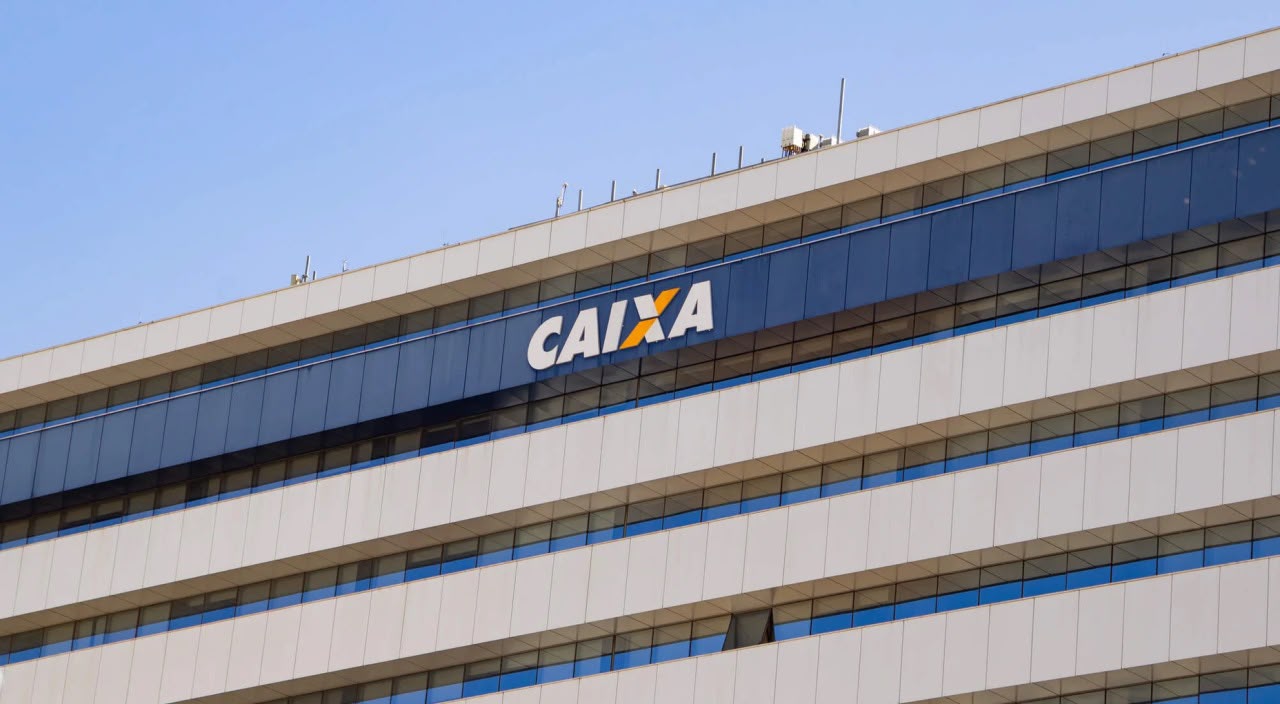 Serasa e CAIXA lançam negociação com descontos de até 90% para consumidores