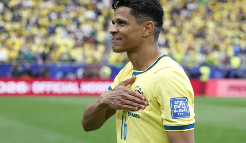 Douglas Santos destaca experiência olímpica na busca pelo hexa na Copa
